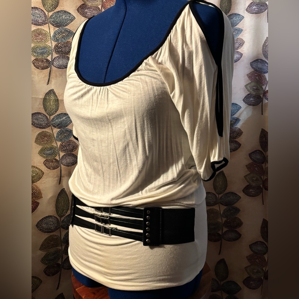 Wet Seal Cream Rayon Blend Top With Black Buckles Size Small